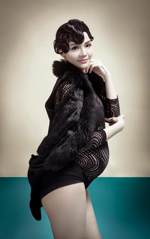 Bộ ảnh bụng bầu siêu nhắng nhít của cô nàng có nickname là Hường Natasha.