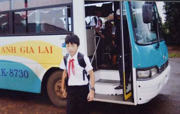 Ở học viện HAGL, Xuân Trường được đánh giá học giỏi văn hóa bằng vốn ngoại ngữ khá chuẩn. Đây là hình ảnh tiền vệ khi còn đi học tại Gia Lai.