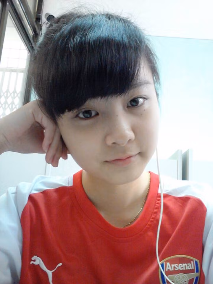 Cuối năm 2015, Nhật Lệ tốt nghiệp trường Học viện tài chính với tấm bằng khá và chuyển về quê làm việc trong một cơ quan nhà nước. Ảnh trong bài: Facebook nhân vật.