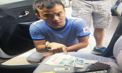 Kinh hoang quy ba bi cuop va ham hiep khi di taxi Uber