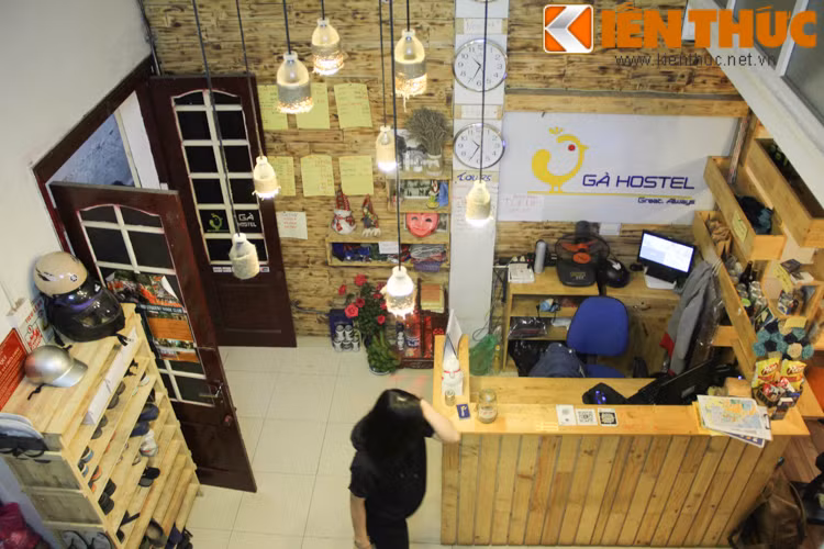 Sau rất nhiều cuộc hẹn, anh chàng Scott Matt đã có cuộc trò chuyện nho nhỏ với PV Kiến Thức ngay tại ngôi nhà mình đang ở trên phố Hàng Bạc.