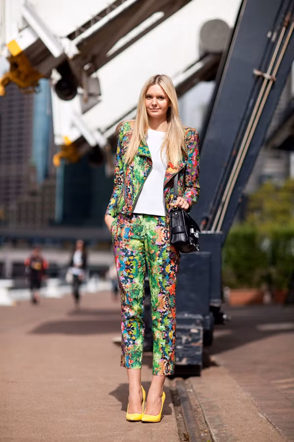 Bên cạnh đó, trong năm 2016 cô nàng blogger xinh đẹp này còn vinh dự được Cosmopolitan Australia bình chọn là "Blogger của năm".