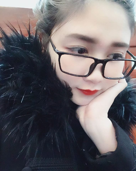 Theo tìm hiểu của dân mạng, nữ sinh Y Dược bất ngờ nổi tiếng nói trên là Nguyễn Kim Tuyến (sinh năm 1999, tại Hà Nội).