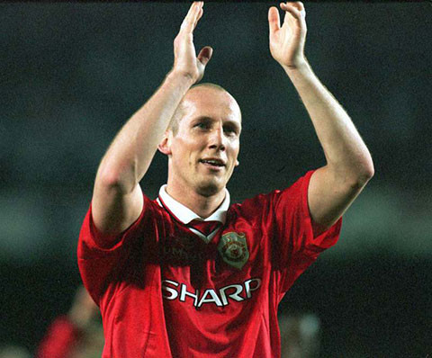 Từng được bầu chọn là trung vệ xuất sắc nhất châu Âu trong 2 năm liên tiếp (1999, 2000), là trụ cột của Man United với các chức vô địch Ngoại hạng Anh và Champions League, nhưng thành tích quốc tế cao nhất của ông với ĐT Hà Lan chỉ là vị trí thứ 4 tại World Cup 1998 và hoàn toàn mất hút tại sân chơi Euro.