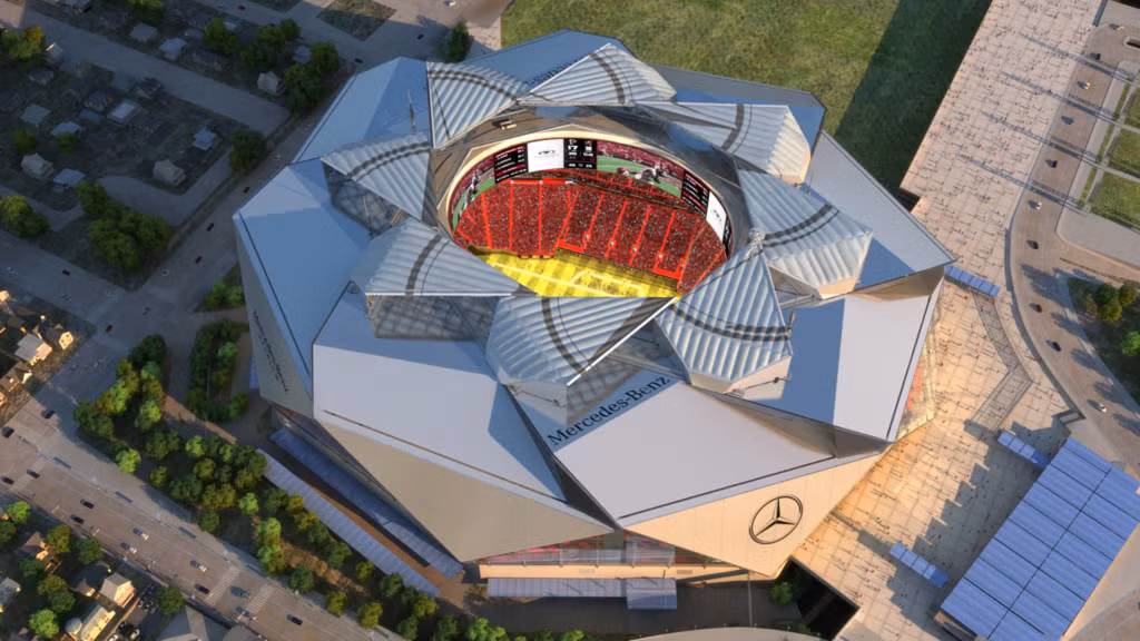 Mercedes – Benz Stadium là sân vận động của CLB bóng đá Atalanta United từ năm 2017. Lấy ý tưởng thiết kế từ một bông hoa hồng, sân đấu này sẽ tốn khoảng 1,2 tỷ bảng của chủ đầu tư CLB thuộc giải nhà nghề Mỹ (MLS).