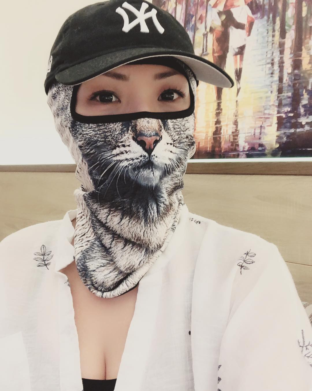 9. Facekinis Người Trung Quốc thích có một làn da trắng, do đó khi đi ra ngoài họ sẽ trùm kín người. Do đó nếu bạn tặng họ một Facekinis, một dạng mặt nạ chống nắng thì họ sẽ rất vui. 