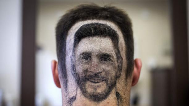 Không chỉ tạo ra chân dung Messi trên tóc, trước đó Hvala cũng từng khắc họa chân dung của Ronaldo khi được khách hàng yêu cầu và nhận được rất nhiều bình luận tích cực.