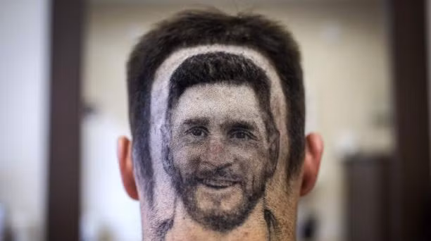 Không chỉ tạo ra chân dung Messi trên tóc, trước đó Hvala cũng từng khắc họa chân dung của Ronaldo khi được khách hàng yêu cầu và nhận được rất nhiều bình luận tích cực.