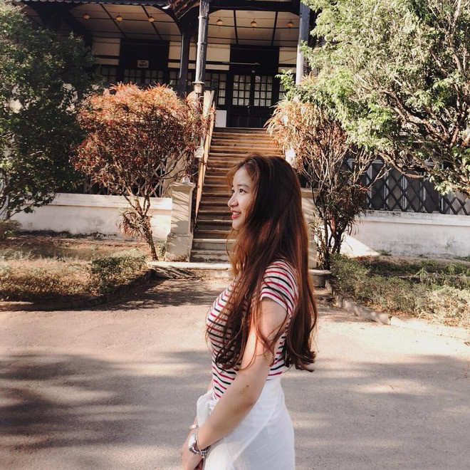 Với gương mặt và body mà Y Quyên đang sở hữu, các anh chàng mê còn không hết làm gì có chuyện ái ngại vì chiều cao.