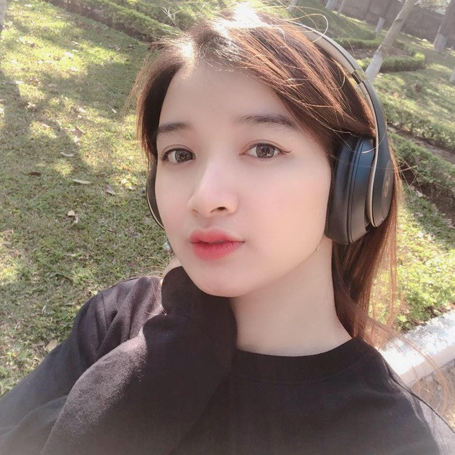 Gương mặt cùng chiều cao khủng với nhiều cô nàng là lợi thế nhưng với Y Quyên nó lại khiến cô vẫn cô đơn trong cuộc tình.