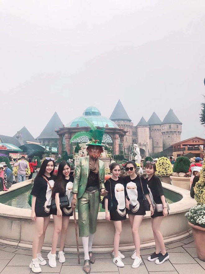 Thay vì việc ôm nhau khóc lóc, ôn nghèo, kể khổ, hành hạ bản thân vì nổi khổ bị người yêu phản bội, thì 5 cô nàng xinh đẹp này chọn cách đi du lịch và tận hưởng cuộc sống độc thân.