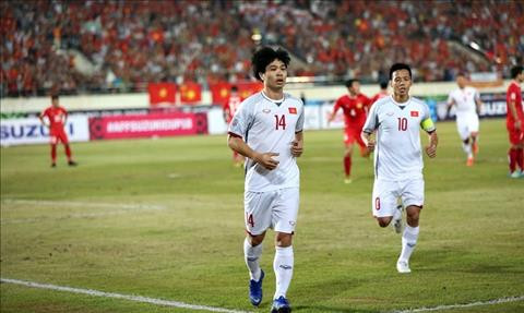  Đội tuyển Việt Nam khởi đầu hành trình chinh phục cúp vàng AFF Cup 2018 ở bảng A với các đối thủ là Lào, Malaysia, Myanmar và Campuchia. Đoàn quân của HLV Park Hang-seo mở đầu giải đấu bằng chiến thắng 3-0 trước Lào trên sân khách.