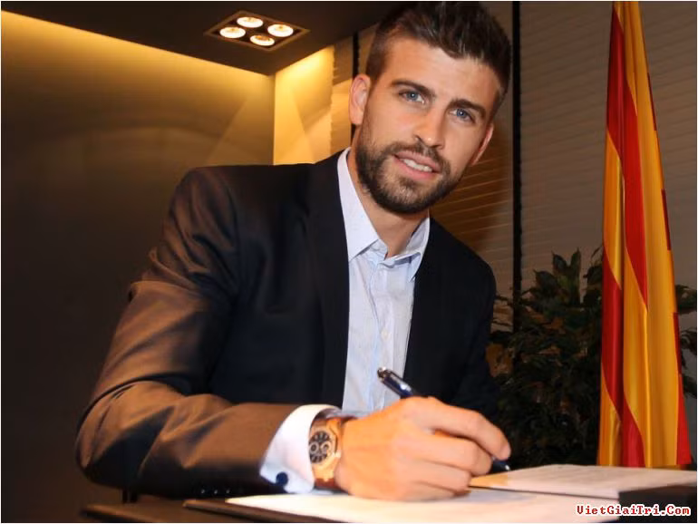 Bên cạnh đó, Pique còn chi tiền mua 27% cổ phần của công ty sản xuất thịt Bass Alimentaria.