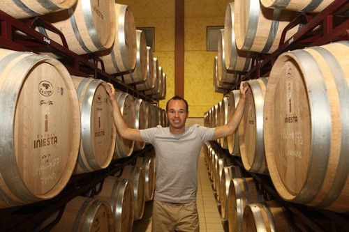 Ngoài ra, tiền Iniesta còn sản xuất dầu thực vật, với sản phẩm dầu oliu mang tên Arbequina.