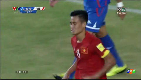 Minh Tuấn bỏ lỡ cơ hội ghi bàn cho ĐT Việt Nam.