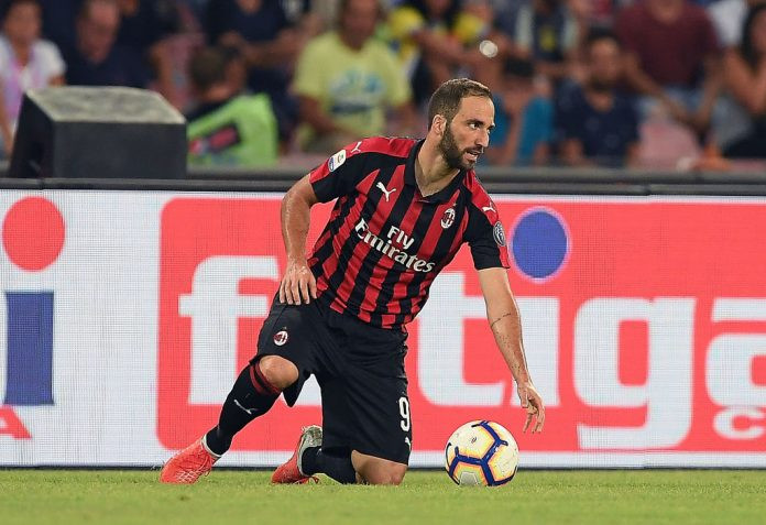 Báo chí Italia loan tin, AC Milan sẽ trả Higuain về lại Juventus vào cuối mùa giải này do không thể chi 36 triệu euro mua đứt chân sút người Argentina.