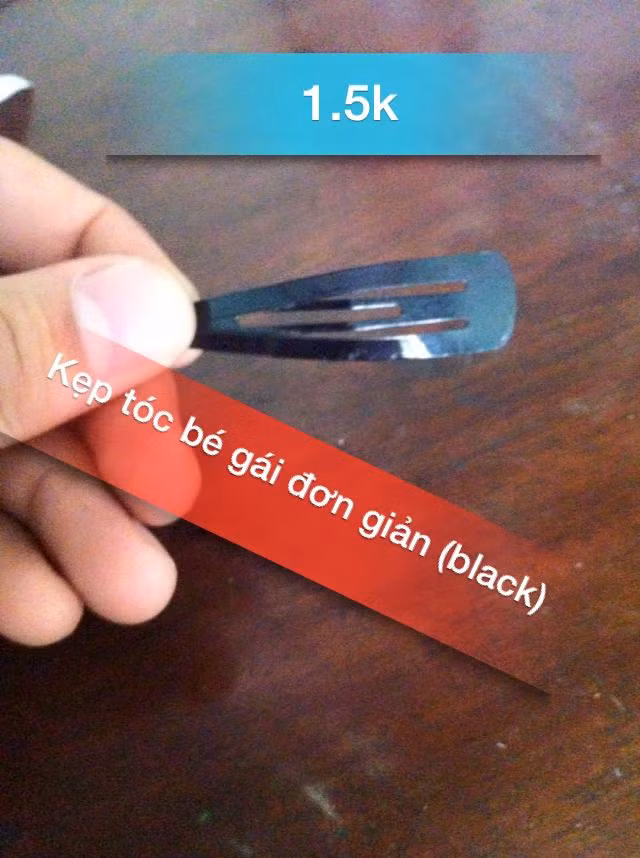 Khá nhiều bạn trẻ đã tag những người bạn của mình vào để cùng thăm quan gian hàng thanh lý cực kì “dị” của chàng trai này.