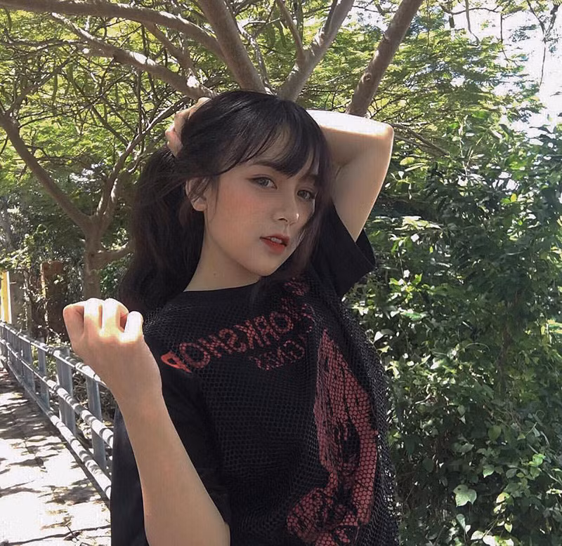 Dù chưa thể chuyên nghiệp như các beauty blogger nước ngoài, nhưng được làm điều mình thích khiến Minh Tú cảm thấy khá mãn nguyện.