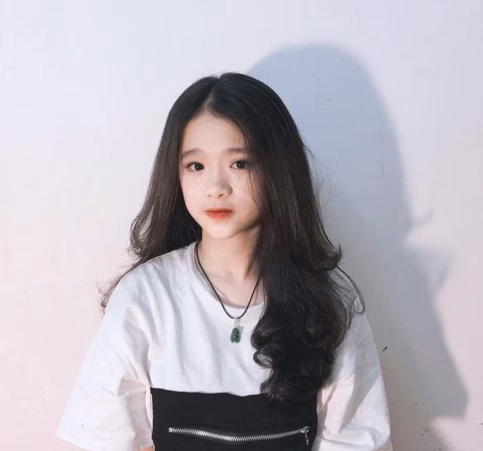 Theo nhiều dân mạng nhận xét, Linh Ka chính là gương mặt cho thế hệ Hot teen mới của Hà thành kế tục những đàn chị đi trước như An Japan, Mẫn Tiên hay Quỳnh Anh Shyn.