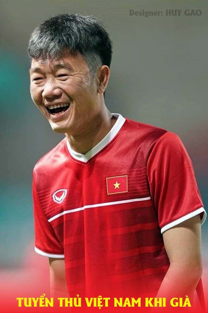 Mới đây, một CĐV tại Hà Nội tên Huy Gao đã chứng minh lòng hâm mộ xuyên thời gian của mình với bộ ảnh "Tuyển Việt Nam 50 năm sau".