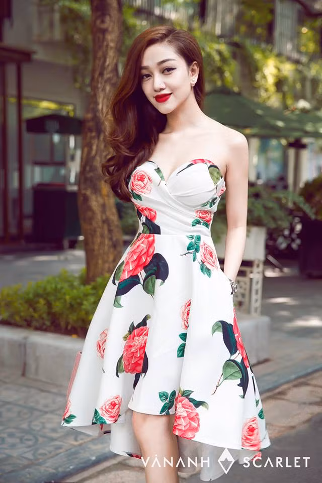Cái tên Vân Anh Scarlet không còn quá xa lạ với giới trẻ là tín đồ mê thời trang của Hà thành trong thời gian qua.