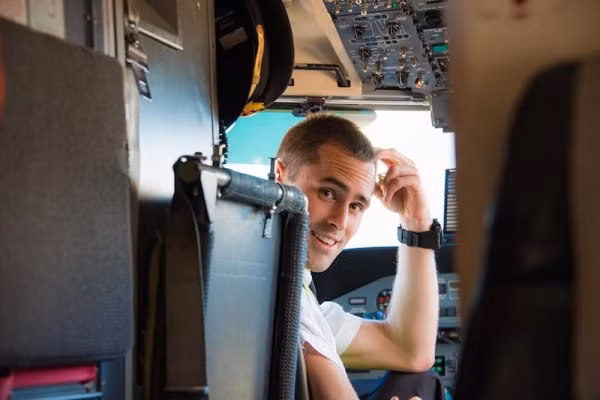 Đẹp trai và nam tính chính là những điều mà Tom Cross cưa đổ trái tim của các fan nữ của mình.