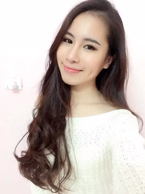 Cô nàng 9X đó là Nguyễn Hạ Linh sinh năm 1996. Hiện cô nàng này sinh sống và học tập tại Bắc Ninh.