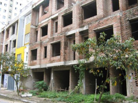 Hàng trăm căn biệt thự liền kề vẫn còn bỏ hoang tại dự án Văn Khê.