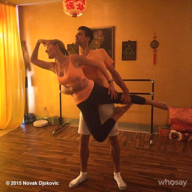 Vợ chồng Jelena Ristic và Novak Djokovic đón quý tử đầu lòng vào tháng 10/2014. Với bàn tay chăm con khéo léo của mình, Jelena là chỗ dựa tinh thần để Djokovic càng thi đấu càng hưng phấn.