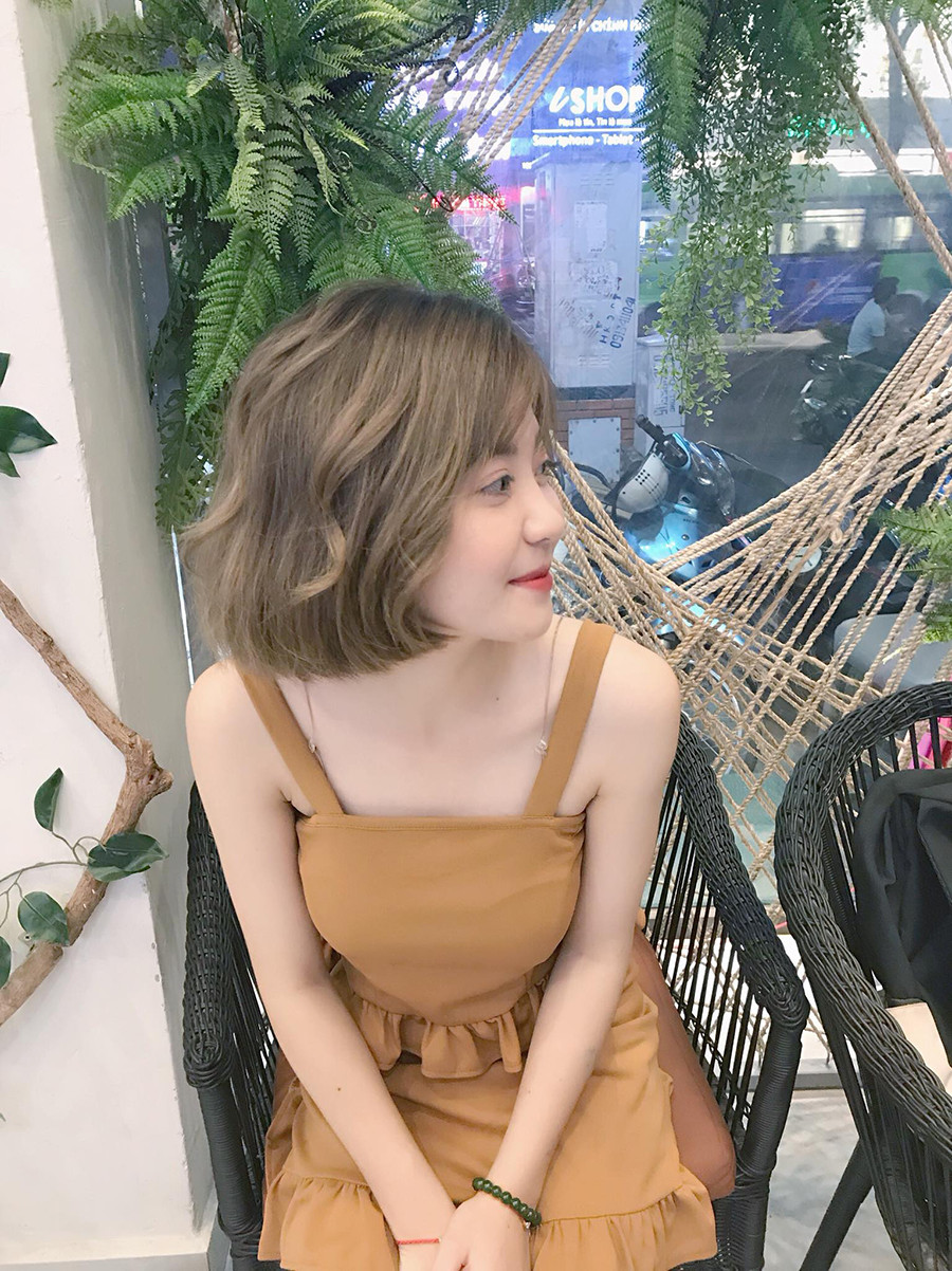 Trang Banana cũng phải đau đầu tìm lời giải, cải thiện khả năng nói của bản thân đồng thời tìm thêm những yếu tố mới lạ trong quá trình tương tác để live stream thu hút người xem hơn.