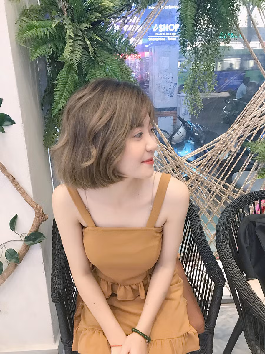 Trang Banana cũng phải đau đầu tìm lời giải, cải thiện khả năng nói của bản thân đồng thời tìm thêm những yếu tố mới lạ trong quá trình tương tác để live stream thu hút người xem hơn.