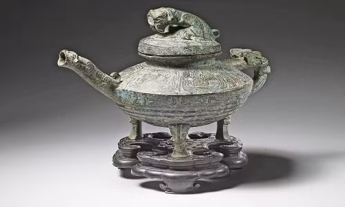 Chiếc bình được định giá lên tới 6,5 tỷ đồng.