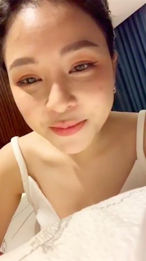 Sau liên tục các lùm xùm, Trâm Anh khiến người khác bất ngờ khi lộ hình ảnh tăng cân không phanh sau thời gian ở ẩn với gương mặt tròn trịa hơn hẳn và vóc dáng mũm mĩm.