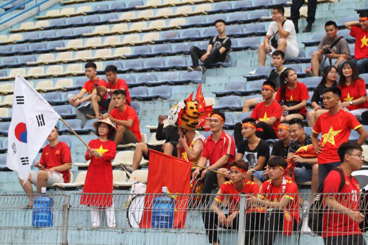 Van Toan lap cong dua Olympic Viet Nam vao ban ket Asiad 2018-Hinh-14