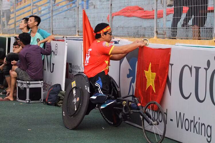 Van Toan lap cong dua Olympic Viet Nam vao ban ket Asiad 2018-Hinh-12