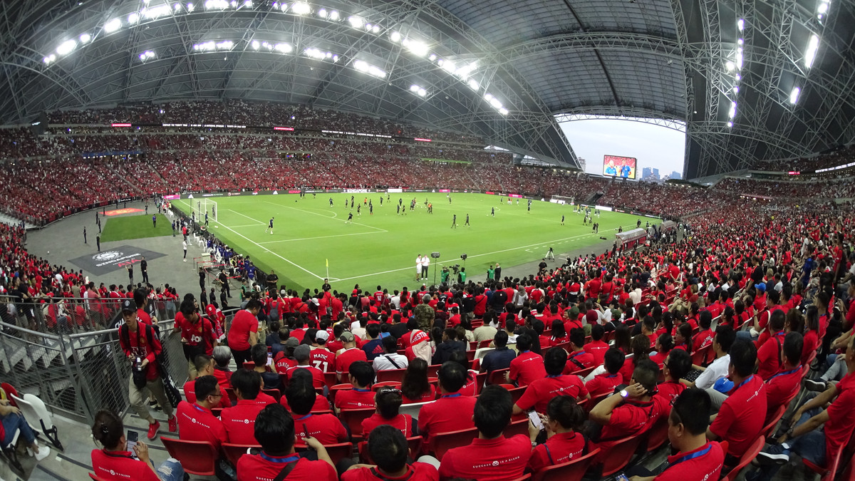 Nếu theo dõi kĩ, trên khán đài SVĐ QG Singapore trong trận đấu giữa MU và Inter Milan tại ICC 2019 có 1 nhóm khán giả Việt Nam đã lặn lội sang Quốc đảo Sư tử để theo dõi cuộc đối đầu này.