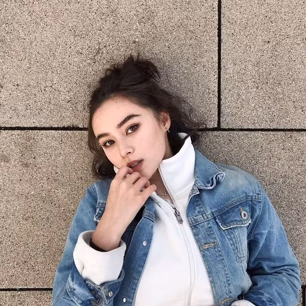 Jade-Anh Ngo cũng mong muốn có thể học được tiếng cha đẻ để hiểu hơn về quê hương - một nửa dòng máu đang chảy trong cơ thể mình.