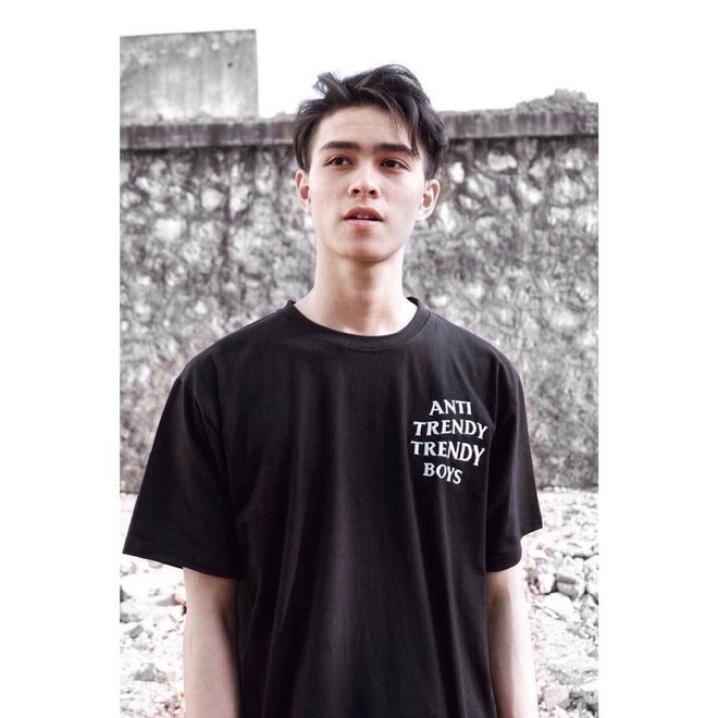 Nhưng khi được hỏi có phải là con lai không, chàng trai hài hước khẳng định mình là người Việt Nam chính chủ.