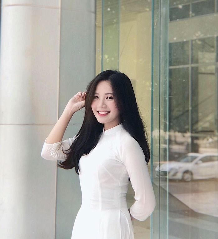 Song song với việc tiếp tục cố gắng theo đuổi nghệ thuật, phát triển công việc của mình, Ngọc Huyền cũng không quên dự định học lên cao học trong thời gian sớm nhất để thử sức với nhiều lĩnh vực đa dạng hơn.