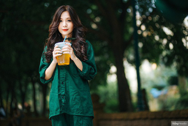 Không chỉ được biết đến là cô giáo, Ngọc Huyền bất ngờ bén duyên với nghệ thuật với vai trò MC, người mẫu ảnh.