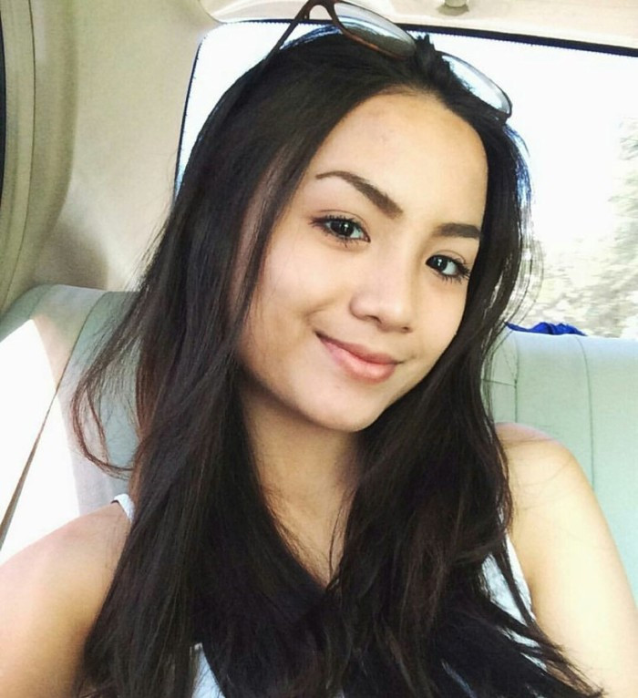 Ngắm nhìn cơ thể của Trúc Anh qua những bức ảnh vừa được đăng tải nhiều người còn trầm trồ khen ngợi rằng cô bạn này không một chút mỡ thừa ở vùng eo.