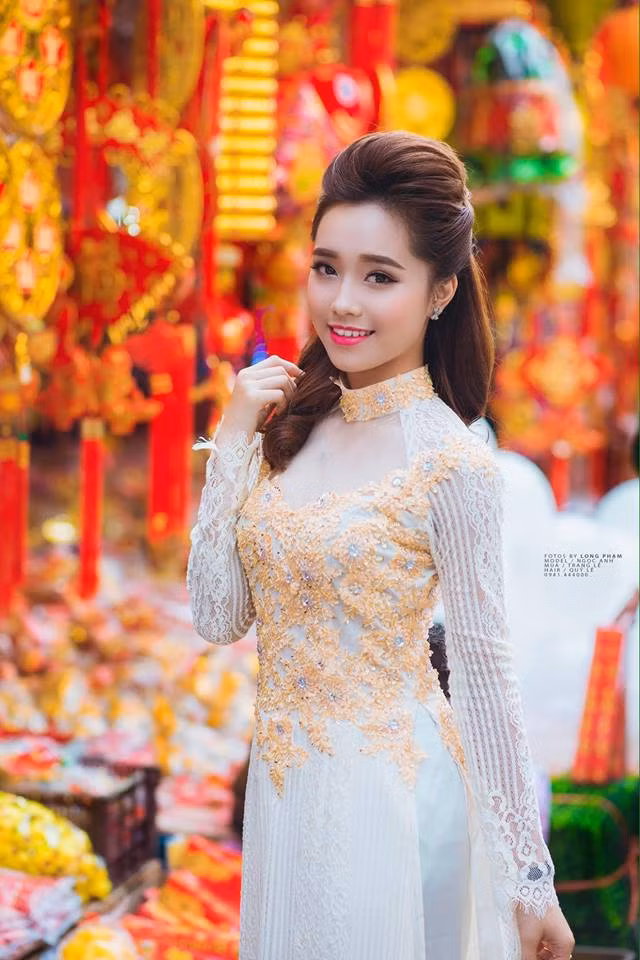 Bật mí về dự định trong tương lai, cô gái Hải Dương mong muốn sắp tới sẽ đỗ vào một trường nghệ thuật ở Hà Nội để theo đuổi ước mơ trở thành ca sĩ của mình.