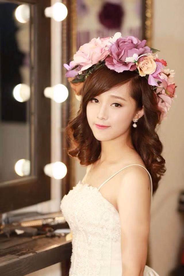 Rất nhiều những bản cover của cô gái xinh đẹp 9X này được giới trẻ rất yêu thích và lan truyền với tốc độ chóng mặt trong cộng đồng mạng.