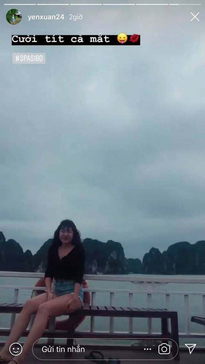 Bạn gái Văn Lâm - cô nàng HLV Bùi Thị Yến Xuân cũng gây sốt khi có thân hình vạn người mê. Body ba vòng "căng đét" cùng mái tóc dài và khuôn mặt hiền của Yến Xuân là nên thương hiệu một nàng WAGs tiêu chuẩn. Những bức hình trên Facebook cá nhân của Yến Xuân vô cùng long lanh và khiến CĐM mê mệt.