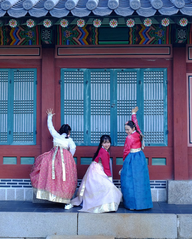 Nhưng cũng thật đáng quý biết bao khi chúng ta có được một đứa bạn chịu khó "lầy lội", cùng nhau làm những điều khùng điên thế này. Tuổi trẻ cần gì hơn những chuyến đi đáng nhớ như thế này.