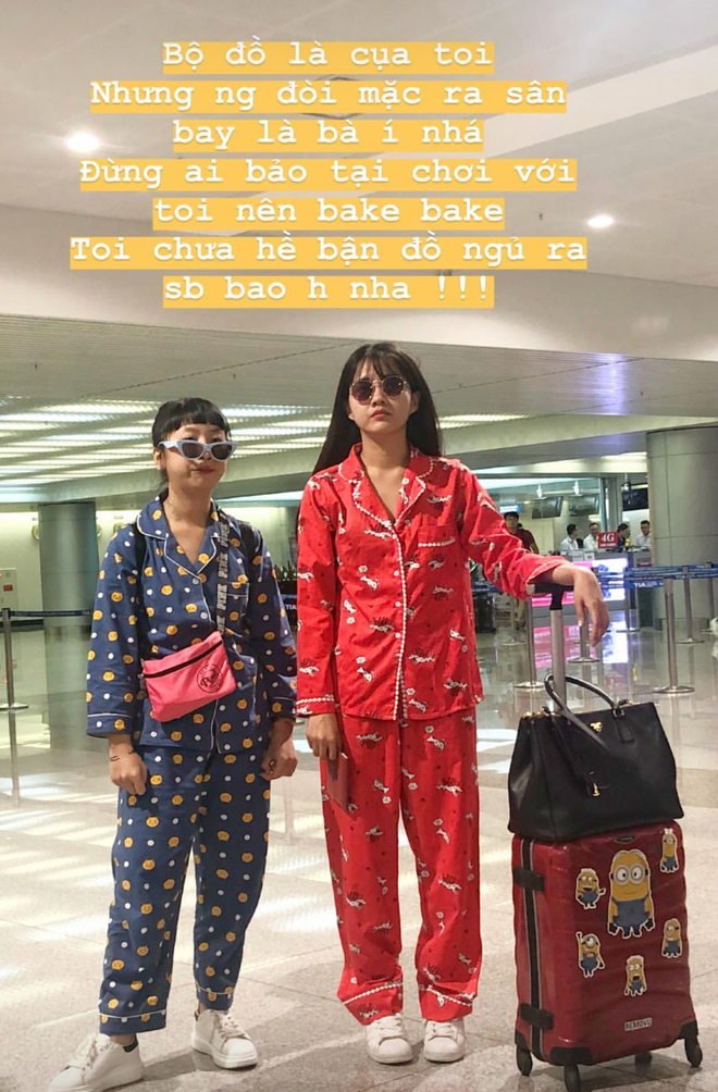 Ra sân bay phải váy vóc tung trời nhưng cặp đôi Trang Hý và Kiều Trinh lại chọn đồ ngủ cho có sự khác biệt rõ ràng.