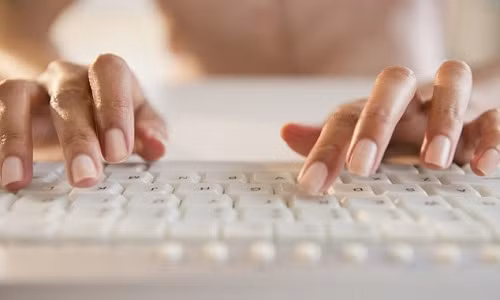 Theo doi, phat hien viec thao go 79 tin, bai khoi cac bao dien tu