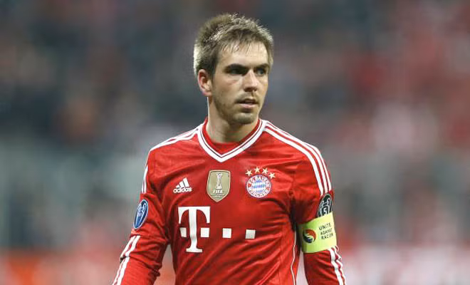 Philipp Lahm trở lại cứu Bayern Munich: Tin từ Bild, Hamburg đang lên kế hoạch đưa huyền thoại Bayern Philipp Lahm trở lại sân cỏ bằng bản hợp đồng 1 năm.