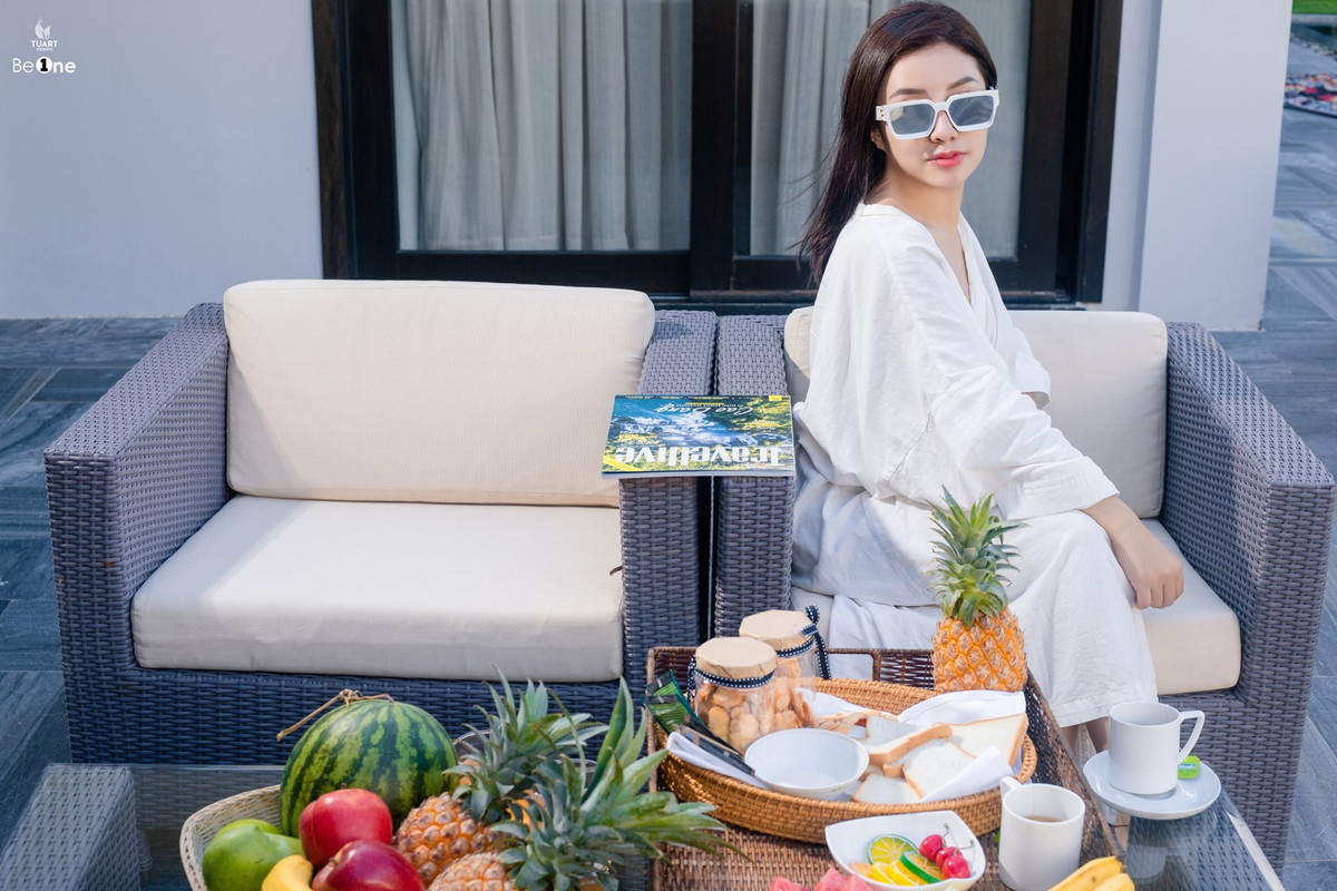 Sau khi chia sẻ món quà tự tặng bản thân lên MXH, Linh Phạm nhận được vô vàn lời khen từ CĐM.