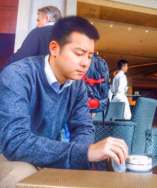 Mới đây, ảnh hiện tại của Lý Xung Thông được đăng tải trên trang Toutiao khiến nhiều người ngạc nhiên và cho rằng đây không phải là anh.